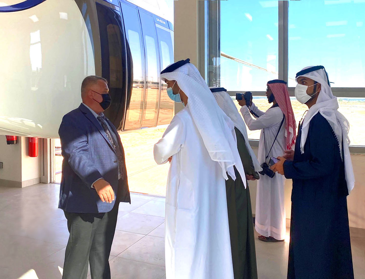 Các Bộ trưởng Chính phủ UAE và Đại diện Doanh nghiệp Ả Rập Saudi đã đến thăm Trung tâm thử nghiệm của SkyWay tại Sharjah