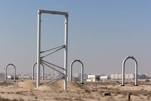  Cột trụ đầu tiên của tuyến đường vận tải hàng hoá của Skyway tại Sharjah
