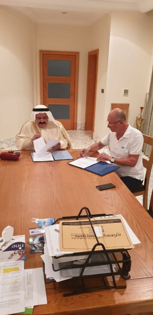 Hoàng tử abdel karim al mohsun ký kết hợp đồng với Yunitsky